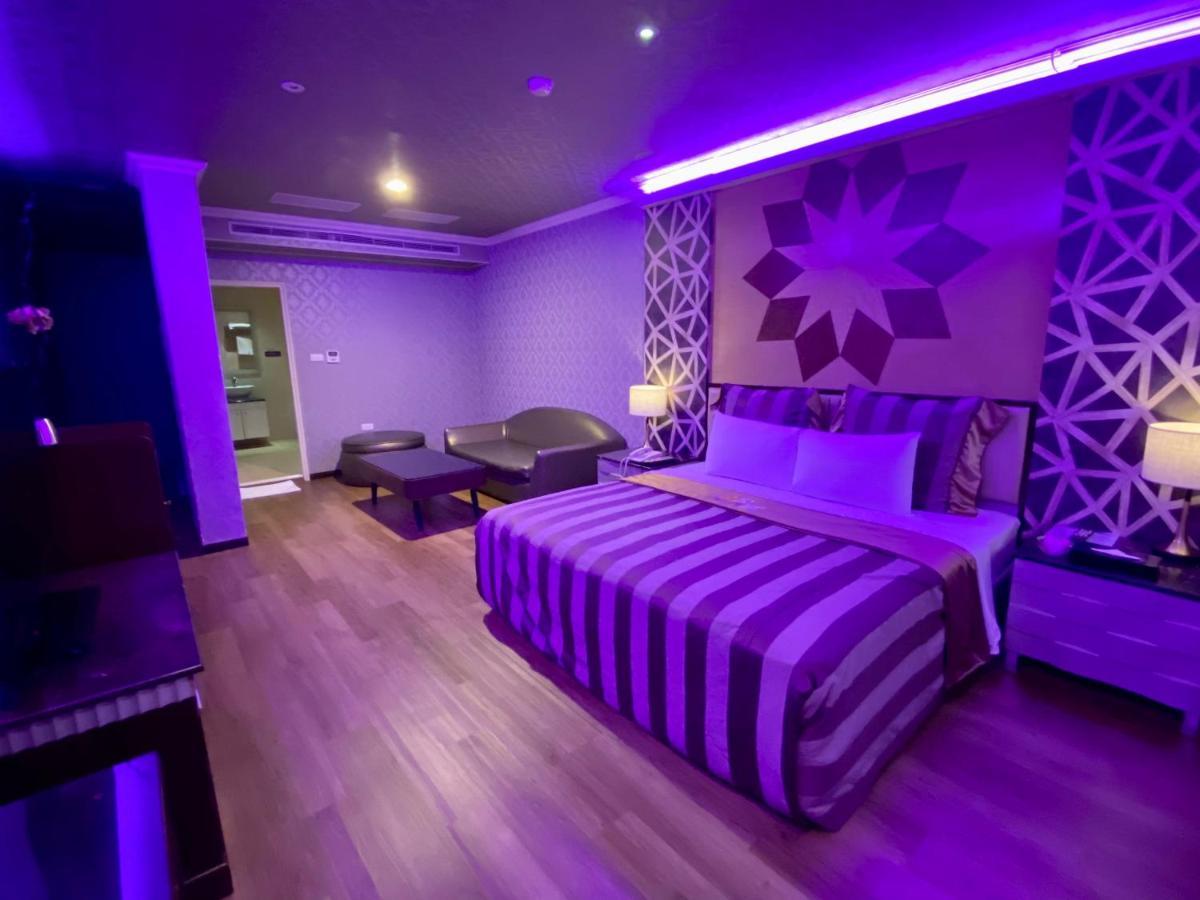 Huang Xing Motel Pingtung Bagian luar foto