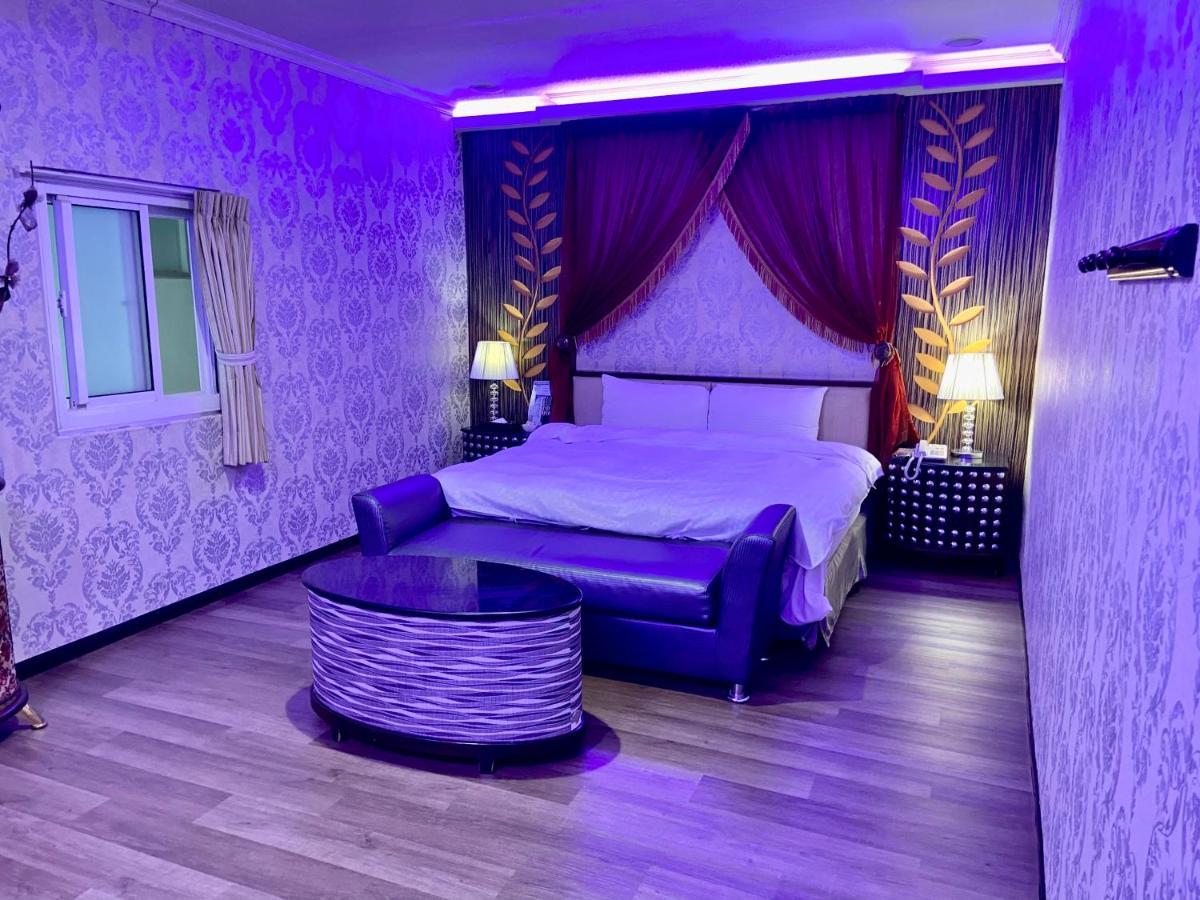 Huang Xing Motel Pingtung Bagian luar foto