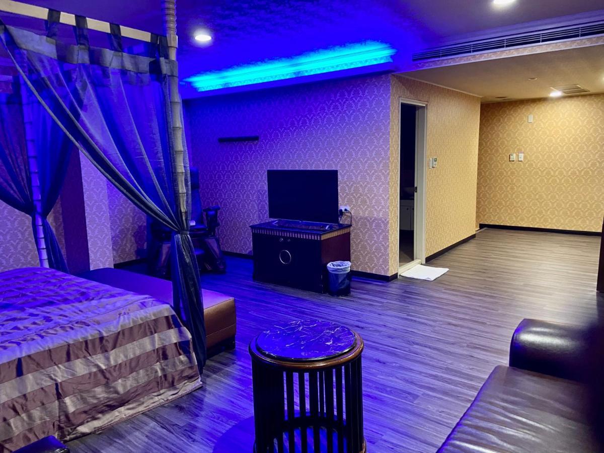 Huang Xing Motel Pingtung Bagian luar foto
