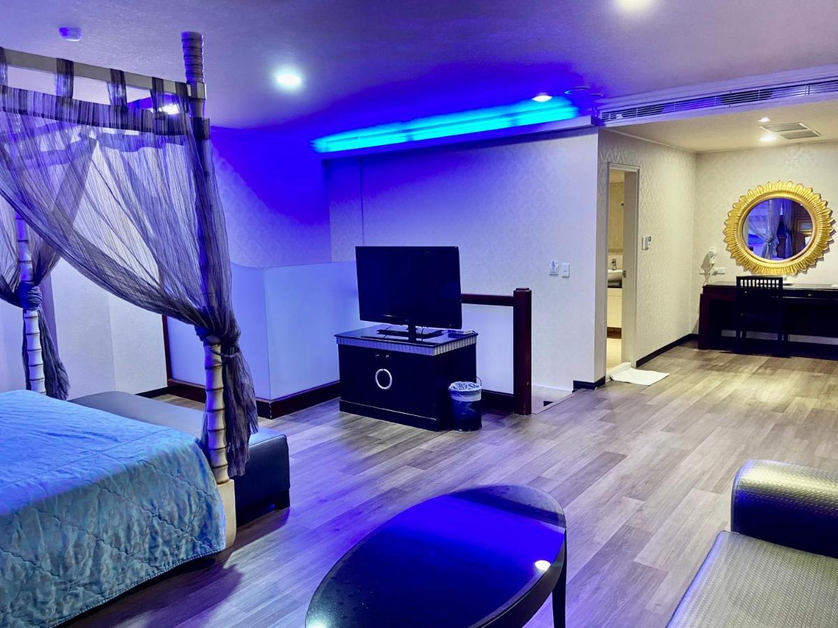 Huang Xing Motel Pingtung Bagian luar foto