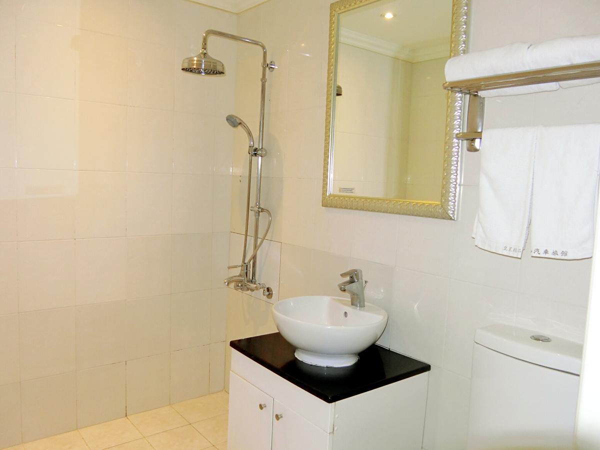 Huang Xing Motel Pingtung Bagian luar foto
